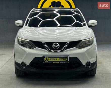 Ніссан Кашкай 2014 у Чернівцях на Automoto.ua Білий Ніссан Кашкай, об'ємом двигуна 1.6 л та пробігом 220 тис. км за 15000 $, фото 1 на Automoto.ua