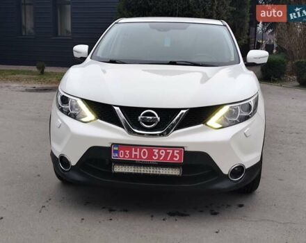 Белый Ниссан Кашкай, объемом двигателя 1.5 л и пробегом 190 тыс. км за 13990 $, фото 3 на Automoto.ua