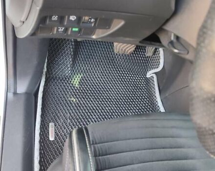 Белый Ниссан Кашкай, объемом двигателя 1.6 л и пробегом 173 тыс. км за 14000 $, фото 4 на Automoto.ua