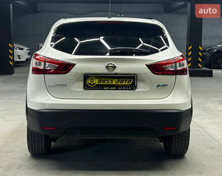 Ніссан Кашкай 2014 у Чернівцях на Automoto.ua Білий Ніссан Кашкай, об'ємом двигуна 1.6 л та пробігом 220 тис. км за 15000 $, фото 4 на Automoto.ua