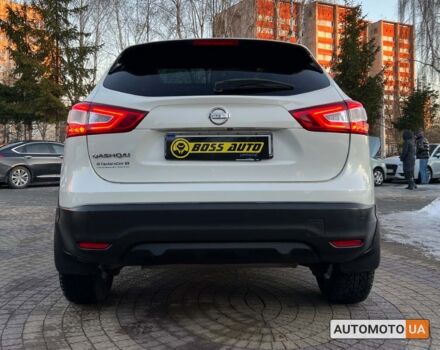 Белый Ниссан Кашкай, объемом двигателя 1.6 л и пробегом 225 тыс. км за 14600 $, фото 5 на Automoto.ua
