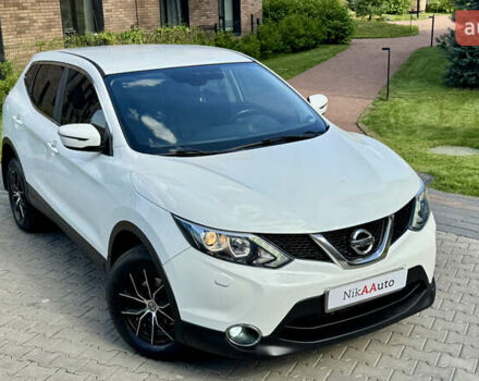 Білий Ніссан Кашкай, об'ємом двигуна 1.2 л та пробігом 120 тис. км за 12950 $, фото 5 на Automoto.ua