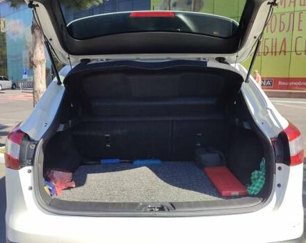 Белый Ниссан Кашкай, объемом двигателя 1.6 л и пробегом 173 тыс. км за 14000 $, фото 8 на Automoto.ua