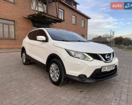 Белый Ниссан Кашкай, объемом двигателя 1.2 л и пробегом 140 тыс. км за 10850 $, фото 2 на Automoto.ua