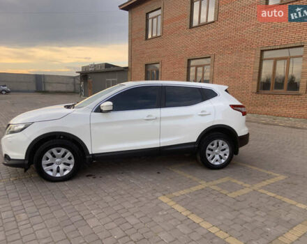 Белый Ниссан Кашкай, объемом двигателя 1.2 л и пробегом 140 тыс. км за 10850 $, фото 6 на Automoto.ua