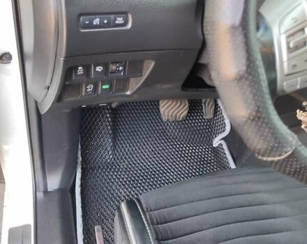 Белый Ниссан Кашкай, объемом двигателя 1.6 л и пробегом 173 тыс. км за 14000 $, фото 12 на Automoto.ua