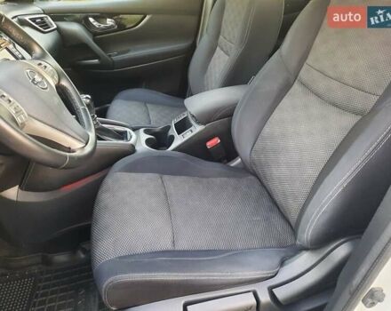 Белый Ниссан Кашкай, объемом двигателя 1.5 л и пробегом 171 тыс. км за 14800 $, фото 43 на Automoto.ua