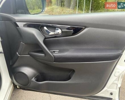 Белый Ниссан Кашкай, объемом двигателя 1.5 л и пробегом 244 тыс. км за 14900 $, фото 33 на Automoto.ua