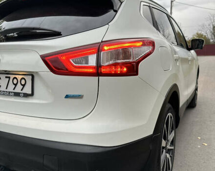 Ніссан Кашкай 2014 у Радивилове на Automoto.ua Білий Ніссан Кашкай, об'ємом двигуна 1.5 л та пробігом 193 тис. км за 14200 $, фото 6 на Automoto.ua