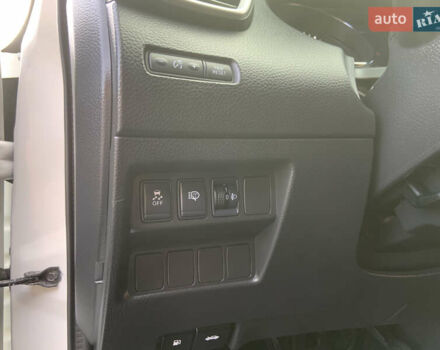 Белый Ниссан Кашкай, объемом двигателя 1.2 л и пробегом 140 тыс. км за 10850 $, фото 21 на Automoto.ua