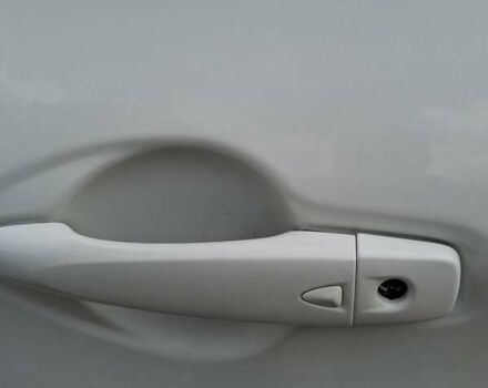 Белый Ниссан Кашкай, объемом двигателя 1.6 л и пробегом 211 тыс. км за 14600 $, фото 11 на Automoto.ua