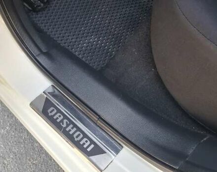 Белый Ниссан Кашкай, объемом двигателя 1.6 л и пробегом 122 тыс. км за 17600 $, фото 20 на Automoto.ua