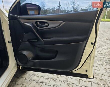 Ниссан Кашкай 2014 в Хмельницком на Automoto.ua Белый Ниссан Кашкай, объемом двигателя 2 л и пробегом 230 тыс. км за 11777 $, фото 33 на Automoto.ua