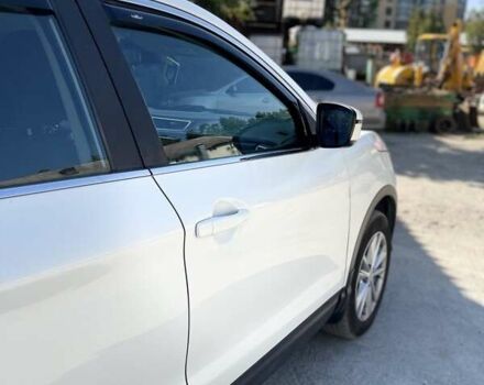 Белый Ниссан Кашкай, объемом двигателя 1.6 л и пробегом 217 тыс. км за 13900 $, фото 6 на Automoto.ua