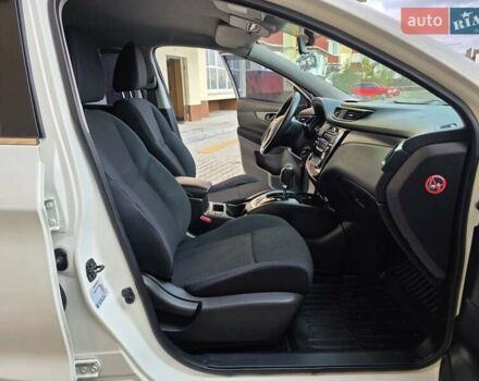 Ниссан Кашкай 2014 в Хмельницком на Automoto.ua Белый Ниссан Кашкай, объемом двигателя 2 л и пробегом 230 тыс. км за 11777 $, фото 32 на Automoto.ua