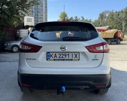 Белый Ниссан Кашкай, объемом двигателя 1.6 л и пробегом 217 тыс. км за 13900 $, фото 2 на Automoto.ua