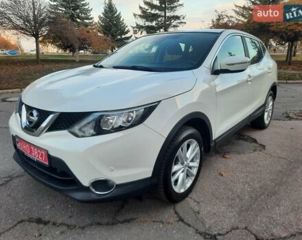 Белый Ниссан Кашкай, объемом двигателя 1.5 л и пробегом 171 тыс. км за 14800 $, фото 120 на Automoto.ua