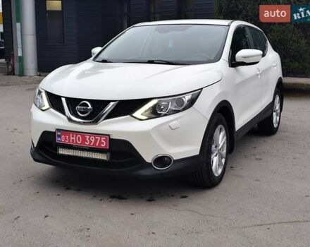 Белый Ниссан Кашкай, объемом двигателя 1.5 л и пробегом 190 тыс. км за 13990 $, фото 2 на Automoto.ua