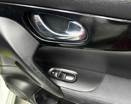 Белый Ниссан Кашкай, объемом двигателя 1.6 л и пробегом 220 тыс. км за 15000 $, фото 20 на Automoto.ua