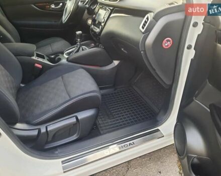 Белый Ниссан Кашкай, объемом двигателя 1.5 л и пробегом 171 тыс. км за 14800 $, фото 112 на Automoto.ua