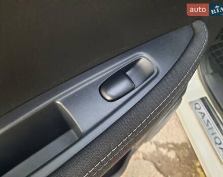 Белый Ниссан Кашкай, объемом двигателя 1.5 л и пробегом 171 тыс. км за 14800 $, фото 76 на Automoto.ua