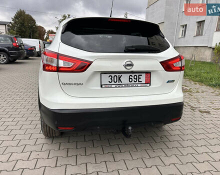 Белый Ниссан Кашкай, объемом двигателя 1.5 л и пробегом 167 тыс. км за 13800 $, фото 5 на Automoto.ua