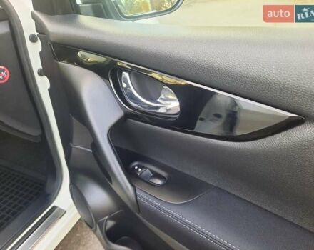 Белый Ниссан Кашкай, объемом двигателя 1.5 л и пробегом 171 тыс. км за 14800 $, фото 109 на Automoto.ua