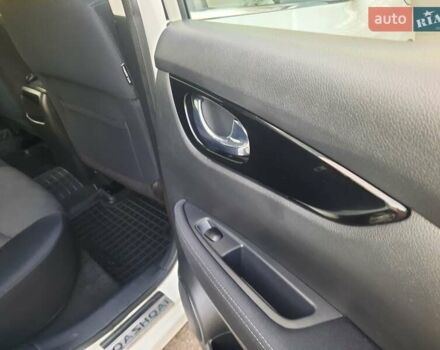 Белый Ниссан Кашкай, объемом двигателя 1.5 л и пробегом 171 тыс. км за 14800 $, фото 106 на Automoto.ua