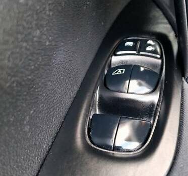 Білий Ніссан Кашкай, об'ємом двигуна 1.2 л та пробігом 191 тис. км за 11999 $, фото 29 на Automoto.ua