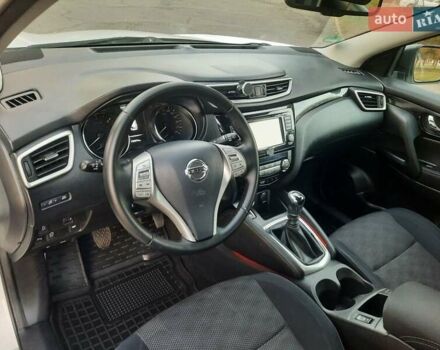 Белый Ниссан Кашкай, объемом двигателя 1.5 л и пробегом 171 тыс. км за 14800 $, фото 49 на Automoto.ua