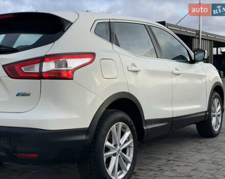 Білий Ніссан Кашкай, об'ємом двигуна 1.6 л та пробігом 238 тис. км за 13200 $, фото 23 на Automoto.ua