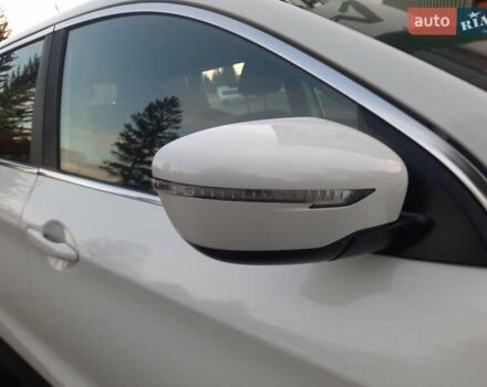 Белый Ниссан Кашкай, объемом двигателя 1.5 л и пробегом 171 тыс. км за 14800 $, фото 117 на Automoto.ua