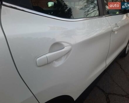 Белый Ниссан Кашкай, объемом двигателя 1.5 л и пробегом 171 тыс. км за 14800 $, фото 102 на Automoto.ua