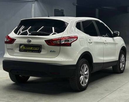 Белый Ниссан Кашкай, объемом двигателя 1.6 л и пробегом 220 тыс. км за 15000 $, фото 5 на Automoto.ua