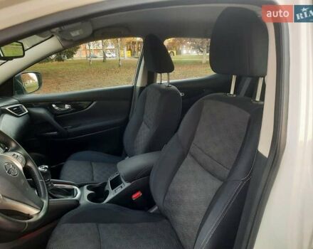 Белый Ниссан Кашкай, объемом двигателя 1.5 л и пробегом 171 тыс. км за 14800 $, фото 45 на Automoto.ua