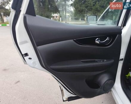 Белый Ниссан Кашкай, объемом двигателя 1.5 л и пробегом 190 тыс. км за 13990 $, фото 35 на Automoto.ua