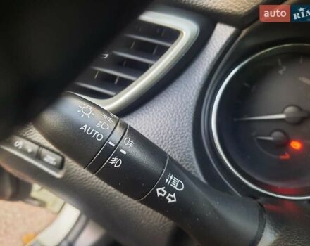 Белый Ниссан Кашкай, объемом двигателя 1.5 л и пробегом 171 тыс. км за 14800 $, фото 56 на Automoto.ua