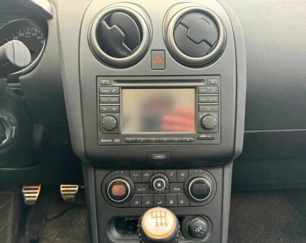 Білий Ніссан Кашкай, об'ємом двигуна 1.6 л та пробігом 85 тис. км за 8000 $, фото 6 на Automoto.ua