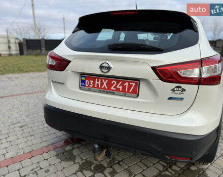 Белый Ниссан Кашкай, объемом двигателя 1.5 л и пробегом 240 тыс. км за 12200 $, фото 7 на Automoto.ua