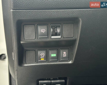 Белый Ниссан Кашкай, объемом двигателя 1.6 л и пробегом 121 тыс. км за 14999 $, фото 13 на Automoto.ua