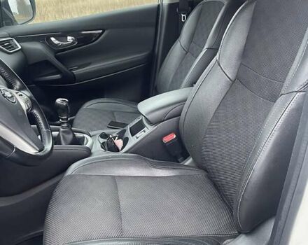 Белый Ниссан Кашкай, объемом двигателя 1.5 л и пробегом 190 тыс. км за 15999 $, фото 19 на Automoto.ua