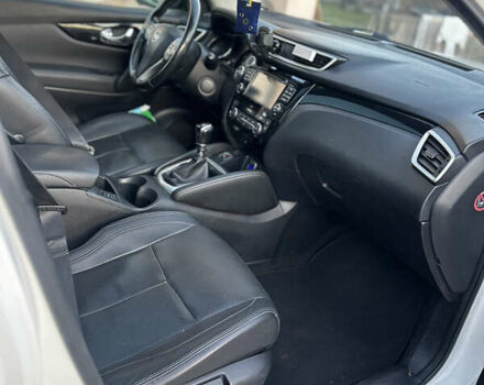 Білий Ніссан Кашкай, об'ємом двигуна 1.6 л та пробігом 270 тис. км за 14500 $, фото 4 на Automoto.ua