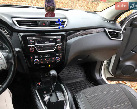 Білий Ніссан Кашкай, об'ємом двигуна 1.2 л та пробігом 138 тис. км за 12400 $, фото 61 на Automoto.ua