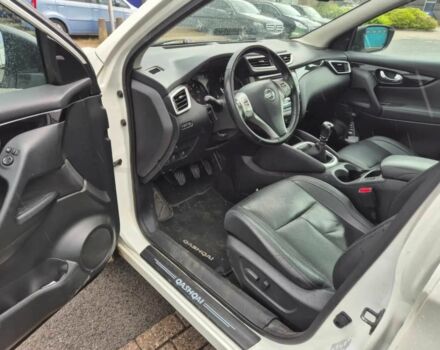 Білий Ніссан Кашкай, об'ємом двигуна 1.6 л та пробігом 77 тис. км за 8100 $, фото 9 на Automoto.ua