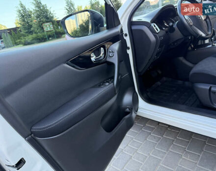 Белый Ниссан Кашкай, объемом двигателя 1.2 л и пробегом 156 тыс. км за 12999 $, фото 46 на Automoto.ua