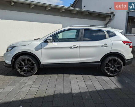 Белый Ниссан Кашкай, объемом двигателя 1.6 л и пробегом 167 тыс. км за 12999 $, фото 2 на Automoto.ua