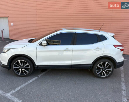 Белый Ниссан Кашкай, объемом двигателя 1.6 л и пробегом 155 тыс. км за 14999 $, фото 5 на Automoto.ua