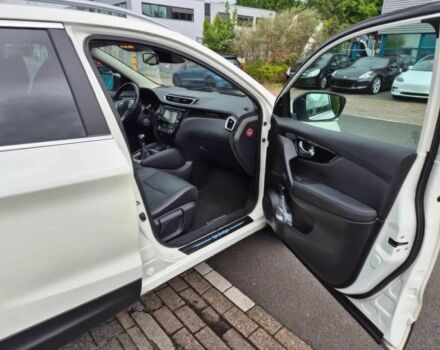 Білий Ніссан Кашкай, об'ємом двигуна 1.6 л та пробігом 77 тис. км за 8100 $, фото 7 на Automoto.ua