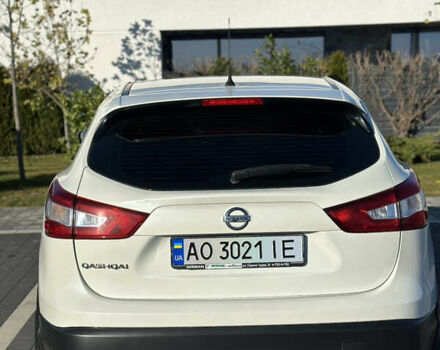 Белый Ниссан Кашкай, объемом двигателя 1.6 л и пробегом 205 тыс. км за 15500 $, фото 4 на Automoto.ua