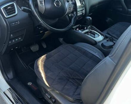 Белый Ниссан Кашкай, объемом двигателя 1.6 л и пробегом 216 тыс. км за 15999 $, фото 4 на Automoto.ua